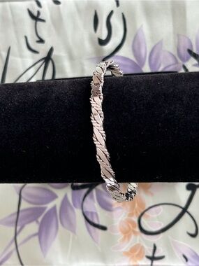 Avon Classic Twist Bangle Silver-Tone Bracelet - 8”